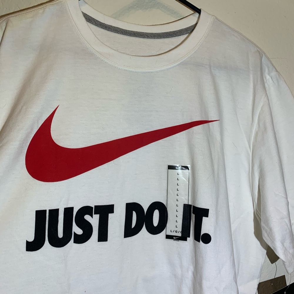 Brand New Nike Mens Shirt